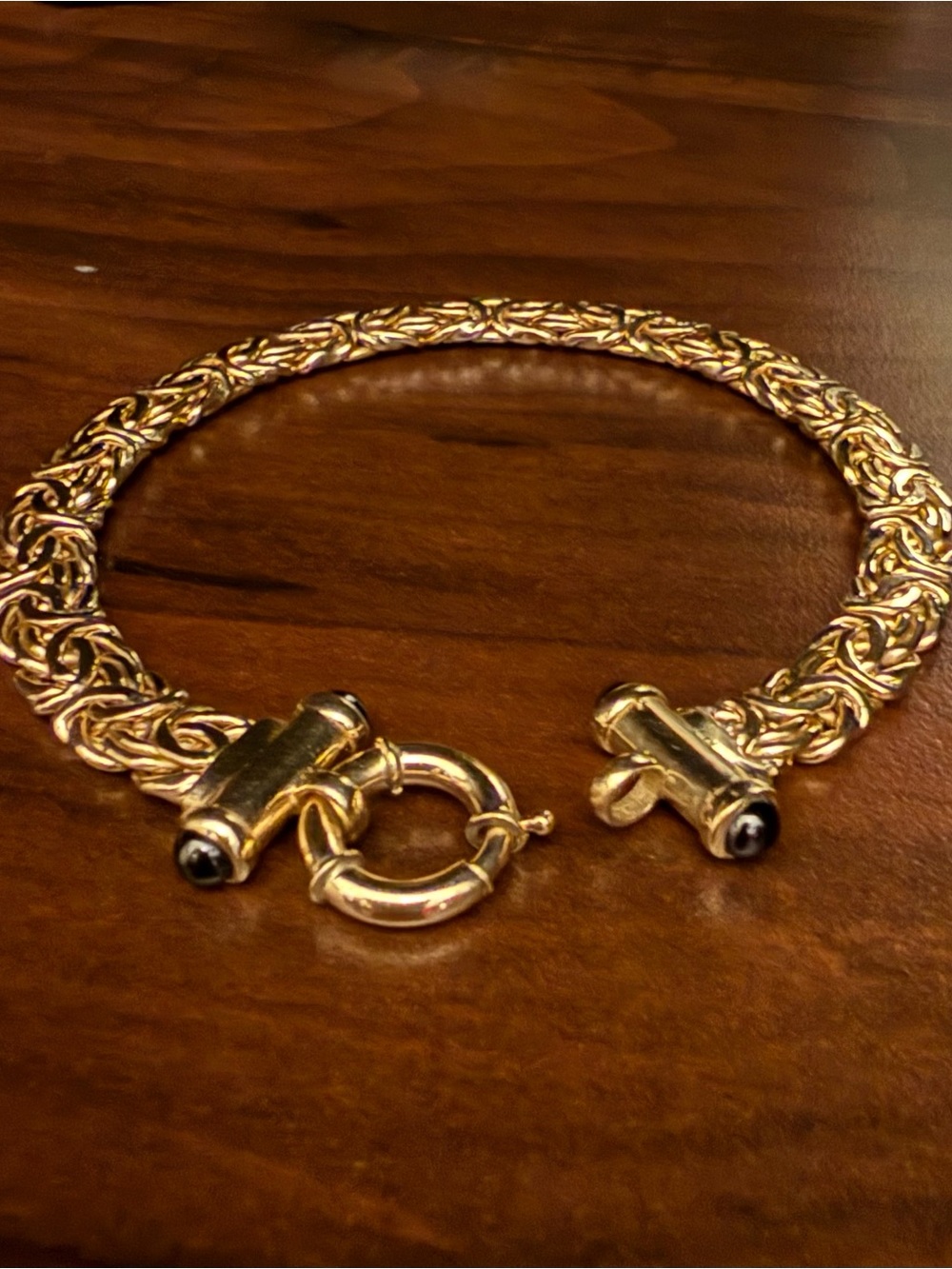 Beautiful 10kt Byzantine Bracelet. Brand new. 7 mm Black Onyx Cabachons. 7.5”